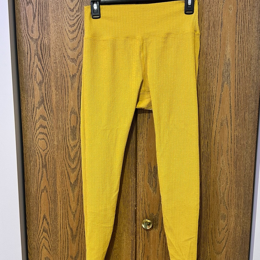 BuffBunny Ribbed Yellow Leggings